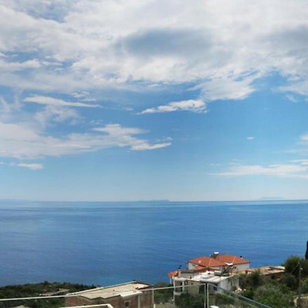 Vila 8 Hotel Himare Exterior photo
