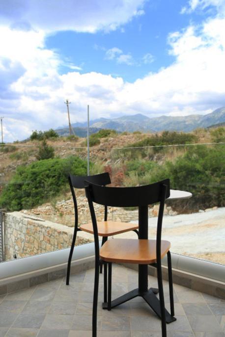 Vila 8 Hotel Himare Exterior photo