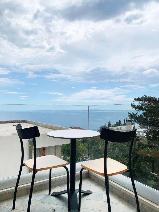Vila 8 Hotel Himare Exterior photo