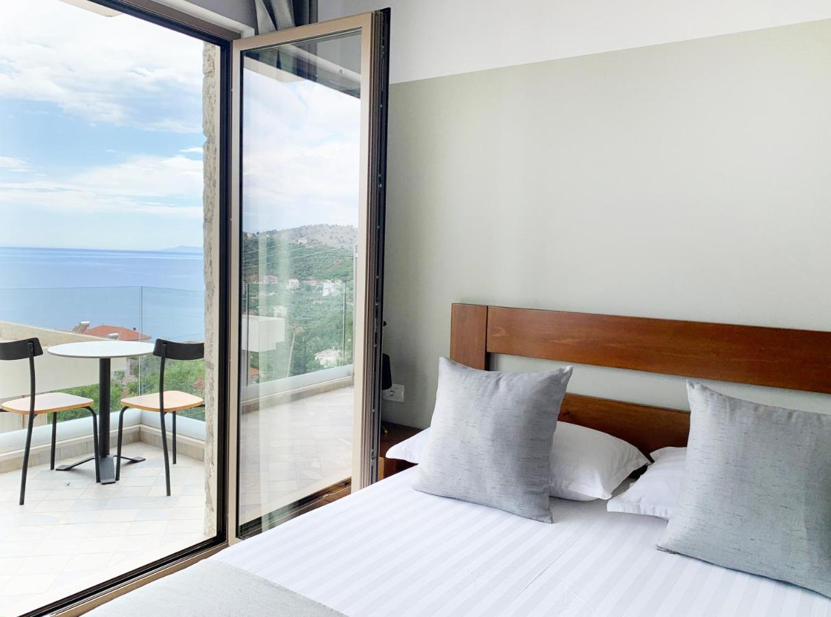 Vila 8 Hotel Himare Exterior photo