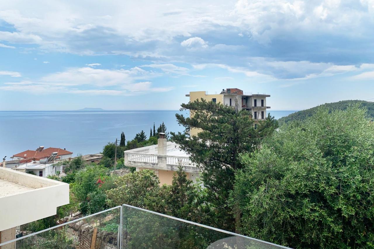Vila 8 Hotel Himare Exterior photo