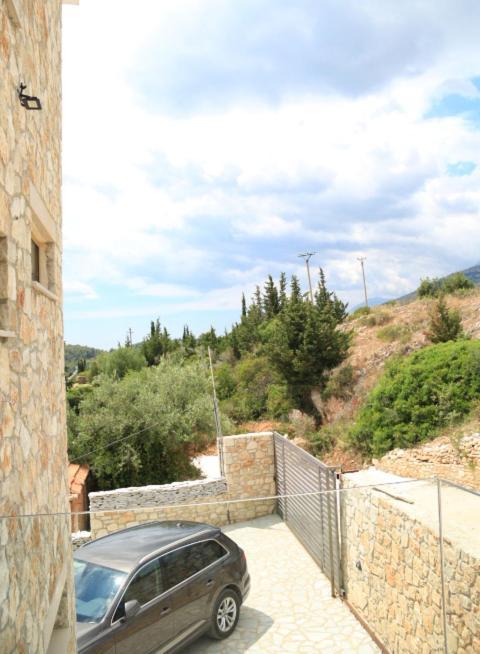 Vila 8 Hotel Himare Exterior photo