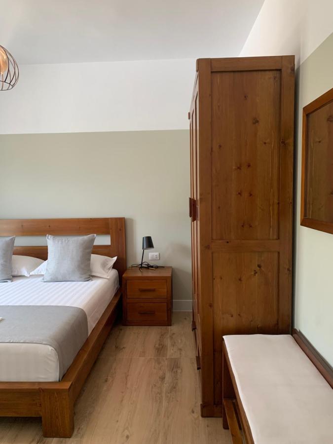 Vila 8 Hotel Himare Exterior photo